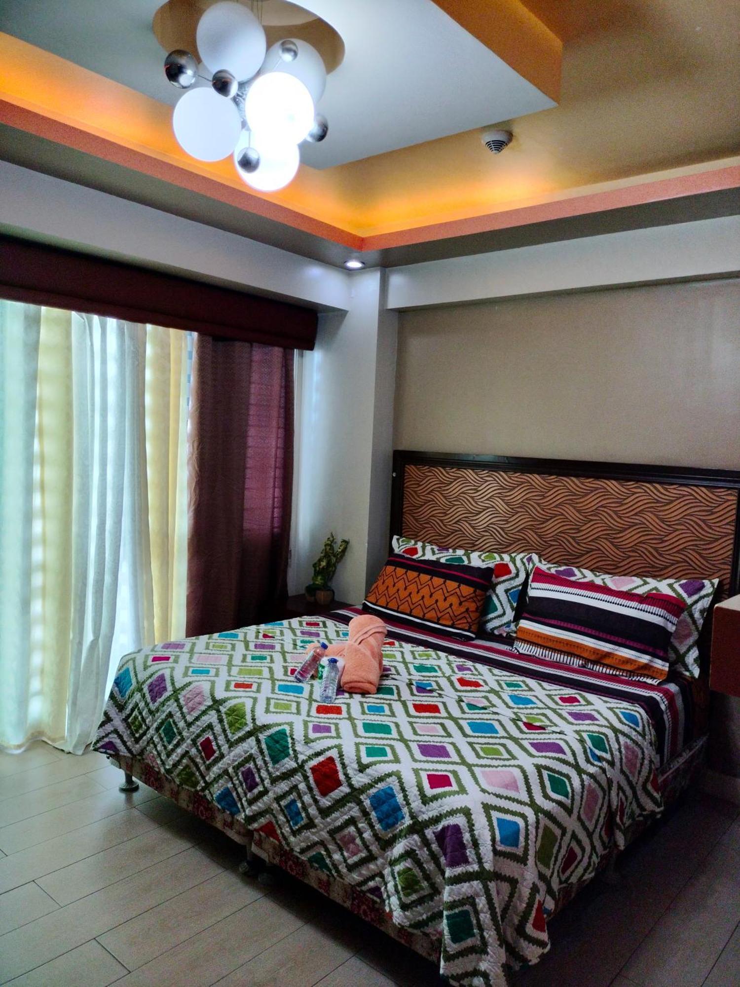 Rqui Condotel Near Airport Pasay Buitenkant foto